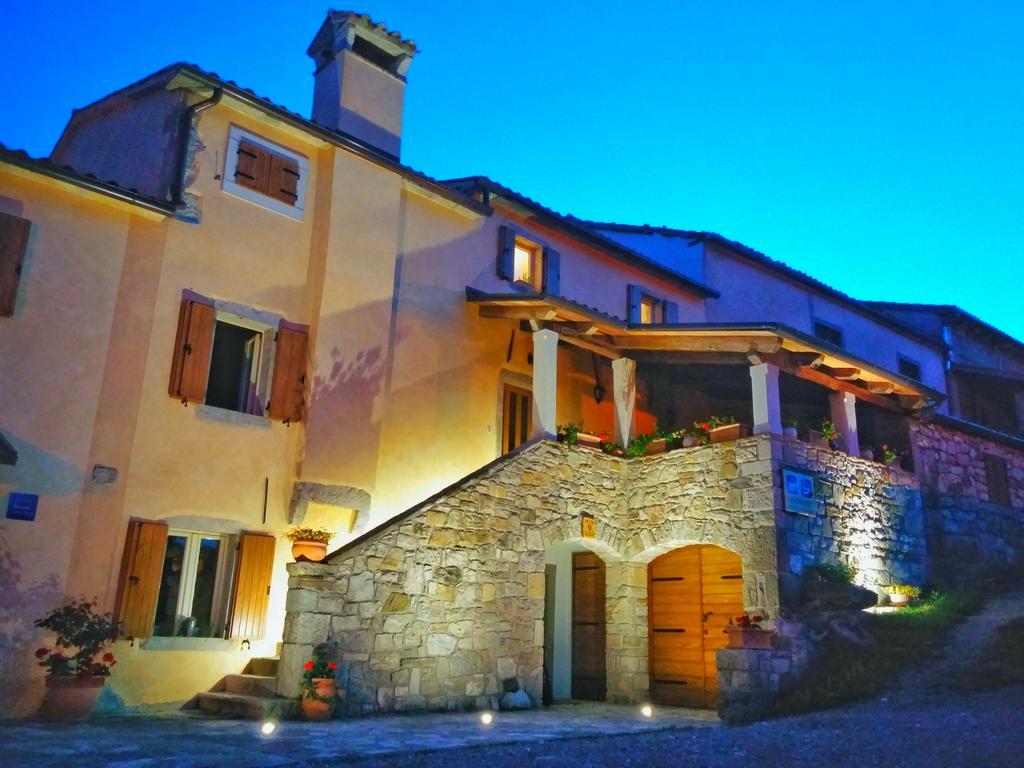 Apartment Hum-The Smallest Town In The World Exterior photo
